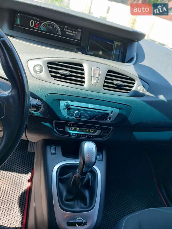 Минивэн Renault Scenic 2015 в Черкассах