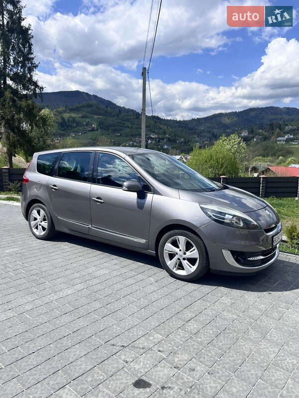 Минивэн Renault Scenic 2012 в Славском