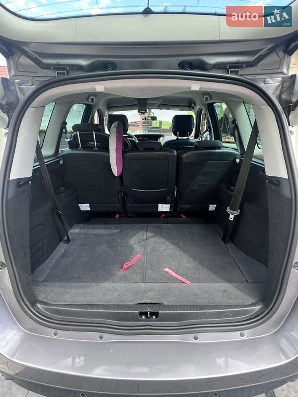 Минивэн Renault Scenic 2012 в Славском