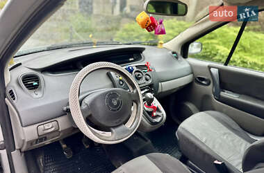 Минивэн Renault Scenic 2004 в 