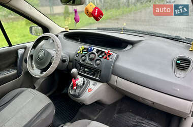 Минивэн Renault Scenic 2004 в 
