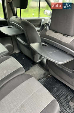 Минивэн Renault Scenic 2004 в 