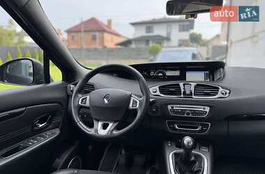 Минивэн Renault Scenic 2011 в 