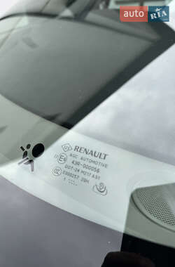 Минивэн Renault Scenic 2011 в 