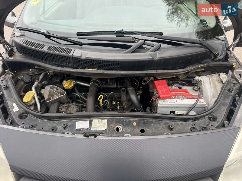 Минивэн Renault Scenic 2004 в Соснице