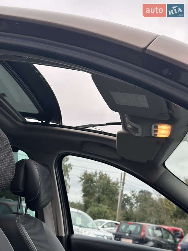 Минивэн Renault Scenic 2012 в Виннице