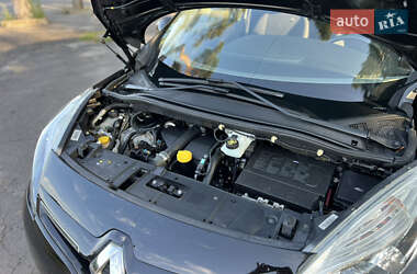 Минивэн Renault Scenic 2015 в 