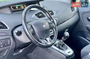 Минивэн Renault Scenic 2015 в 