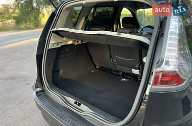 Минивэн Renault Scenic 2015 в 