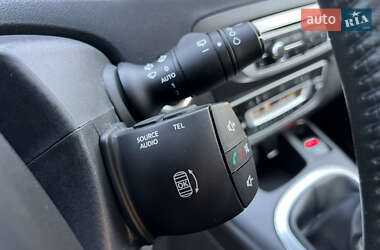 Минивэн Renault Scenic 2015 в 