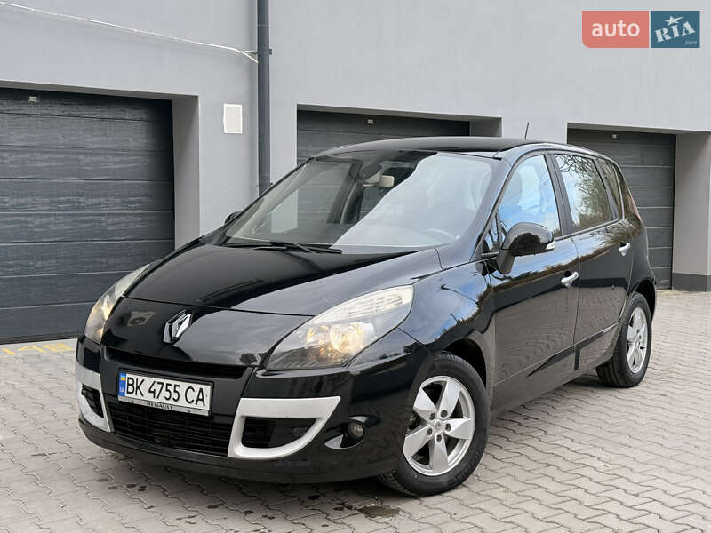 Минивэн Renault Scenic 2012 в 