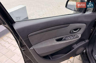 Минивэн Renault Scenic 2012 в 