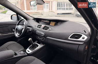 Минивэн Renault Scenic 2012 в 