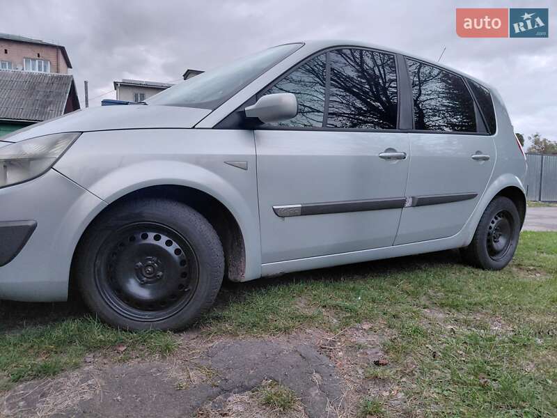 Минивэн Renault Scenic 2004 в Сарнах