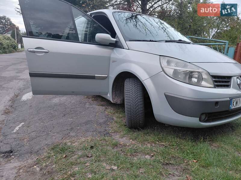 Минивэн Renault Scenic 2004 в Сарнах