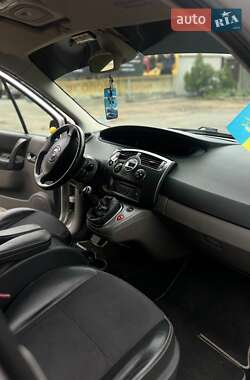 Минивэн Renault Scenic 2005 в 