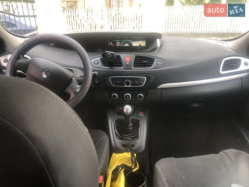 Минивэн Renault Scenic 2011 в Перегинском фото 17 Минивэн Renault Scenic 2011 в Перегинском