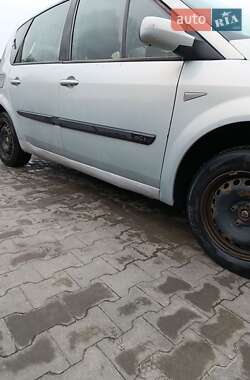 Минивэн Renault Scenic 2004 в 