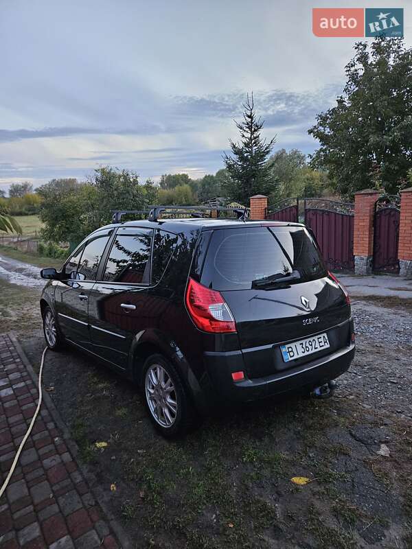 Минивэн Renault Scenic 2009 в Хороле