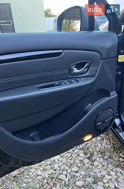 Минивэн Renault Scenic 2012 в 
