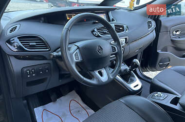 Минивэн Renault Scenic 2012 в 