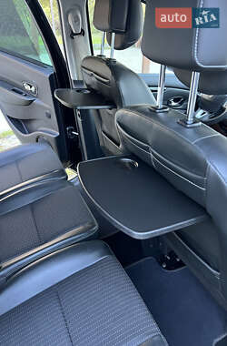 Минивэн Renault Scenic 2012 в 