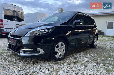 Минивэн Renault Scenic 2012 в 