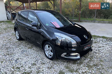 Минивэн Renault Scenic 2012 в 