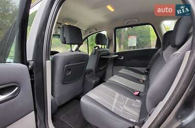 Минивэн Renault Scenic 2006 в 