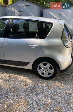 Универсал Renault Scenic 2012 в 
