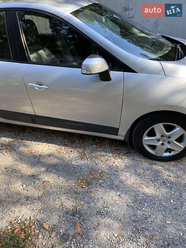 Универсал Renault Scenic 2012 в Днепре