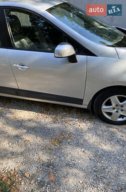 Универсал Renault Scenic 2012 в 