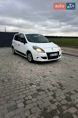 Минивэн Renault Scenic 2010 в 