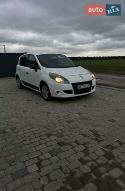 Минивэн Renault Scenic 2010 в 