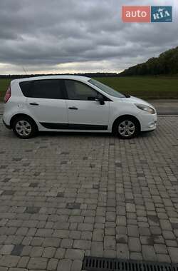 Минивэн Renault Scenic 2010 в 