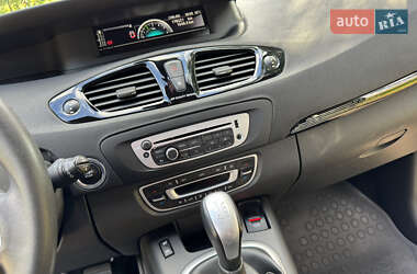 Минивэн Renault Scenic 2013 в 