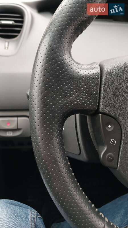Минивэн Renault Scenic 2006 в Чернигове