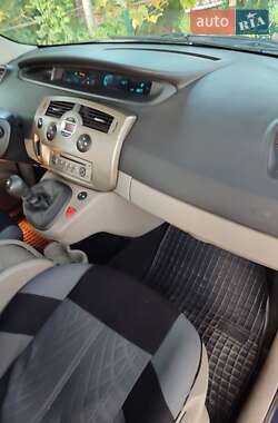 Минивэн Renault Scenic 2006 в 