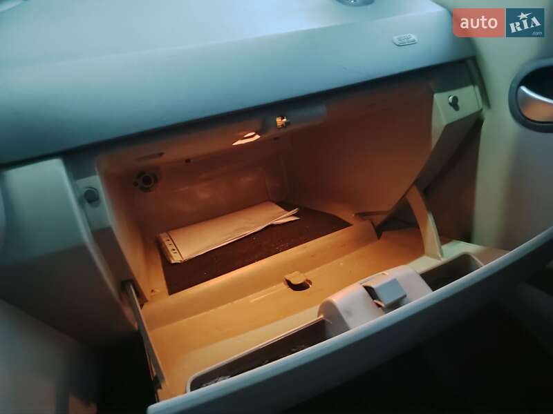 Мінівен Renault Scenic 2006 в Луцьку