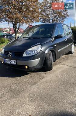 Минивэн Renault Scenic 2004 в 