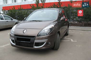 Минивэн Renault Scenic 2011 в 