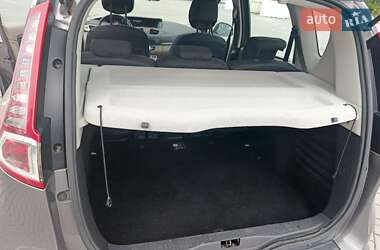 Минивэн Renault Scenic 2010 в 