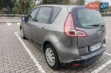 Минивэн Renault Scenic 2010 в 