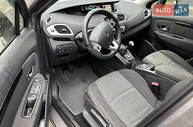 Минивэн Renault Scenic 2012 в 
