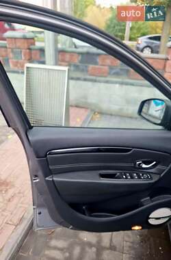 Минивэн Renault Scenic 2014 в 