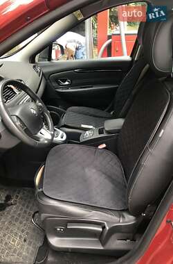 Минивэн Renault Scenic 2011 в 