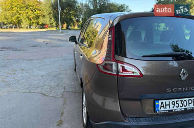 Минивэн Renault Scenic 2010 в 