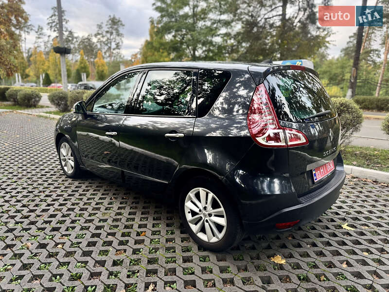 Минивэн Renault Scenic 2010 в Буче