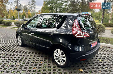 Минивэн Renault Scenic 2010 в 