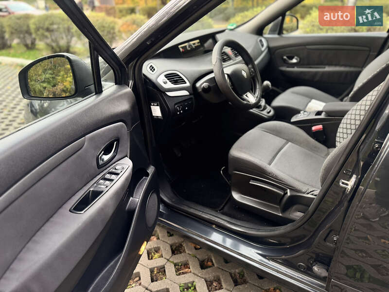 Минивэн Renault Scenic 2010 в Буче